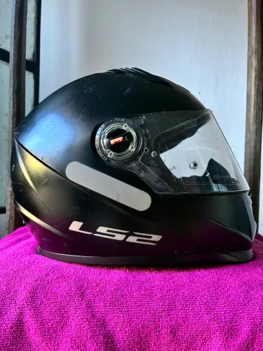 Vendo Capacete LS2 
