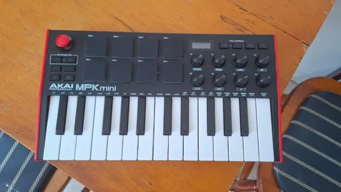 Controladora - AKAI MK3 MPK mini