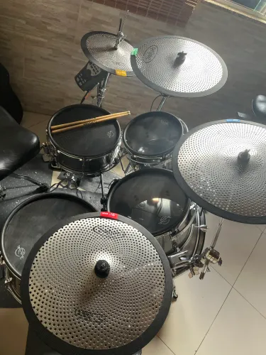 Bateria garage GIG Nagano ( CONVERTIDA EM ELETRÔNICA