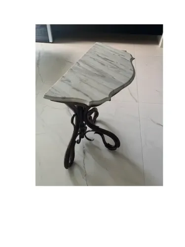 Mesa de canto inglesa com tampo de mármore
