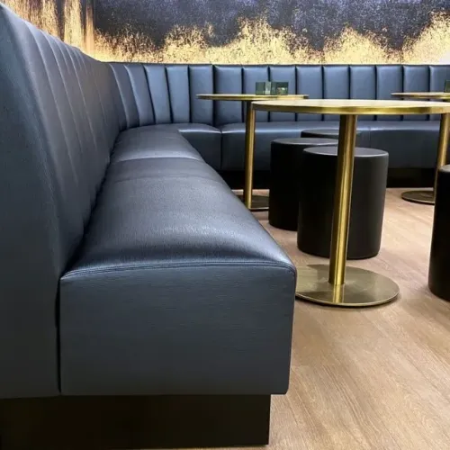 SOFÁS E BANCOS ESTOFADOS 