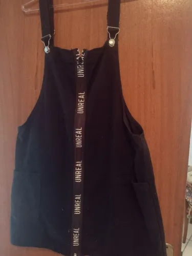 Vestido jardineira preto 44