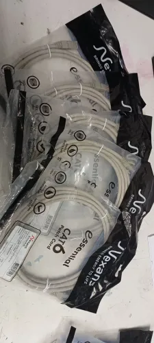Cabo de rede patch cord CAT6 NEXANS ESSENTIAL 2,5m cinza na embalagem, oportunidade!