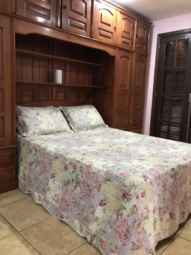 Armário com cama Embutida Estilo Gramado de madeira maciça