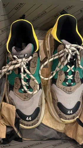 TÊNIS GUCCI & BALENCIAGA 44 Europa