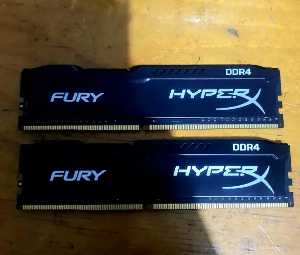 Memória RAM DDR4 Kingston 8GB (2x4GB)