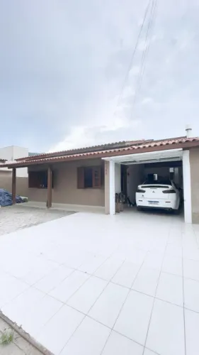 LINDA CASA RIO VERMELHO