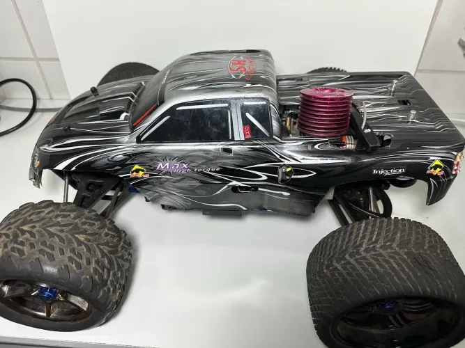 Revo 3.3 com motor .28