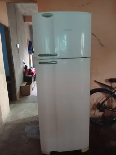 Vendo geladeira 