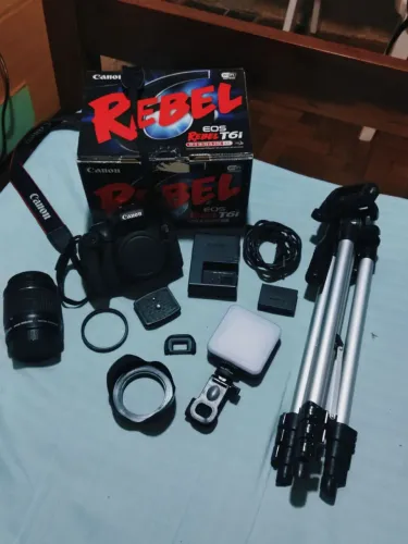 Canon T6i + Lente do Kit 18-55  - Wi-fi 24MP e Tela Touch Articulada + Itens