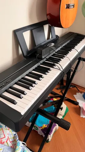 Piano digital Yamaha P45