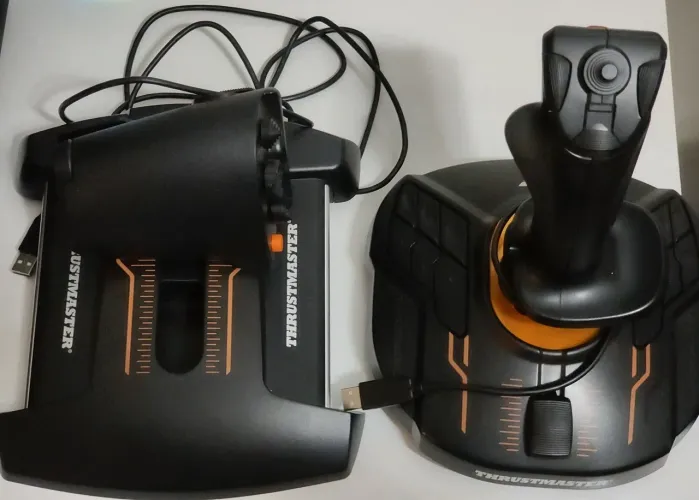 Acelerador Thrustmaster TWCS Throttle e Thrustmaster T.16000M FCS