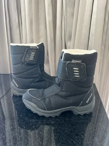Bota impermeável para neve e trilha infantil 