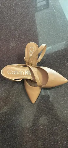 Scarpin Calvin Klein usado somente 1 vez