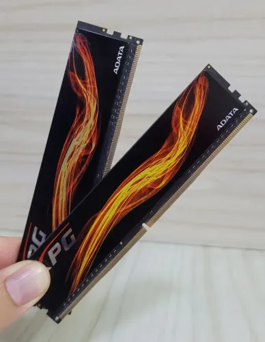 Kit 2x8GB Memória RAM DDR4 XPG Adata 16GB 2400/2666MHz