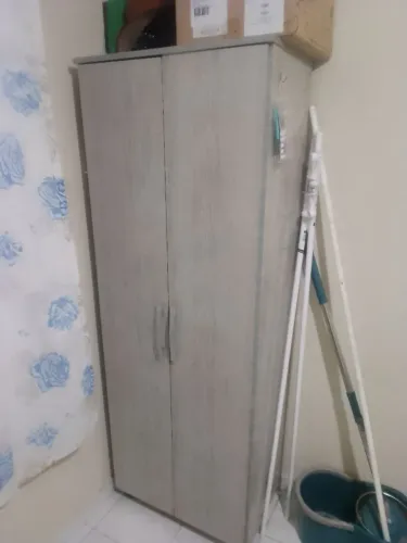 Vendo guarda roupa de solteiro