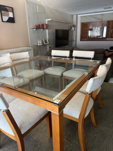 Mesa quadrada de 8 lugares