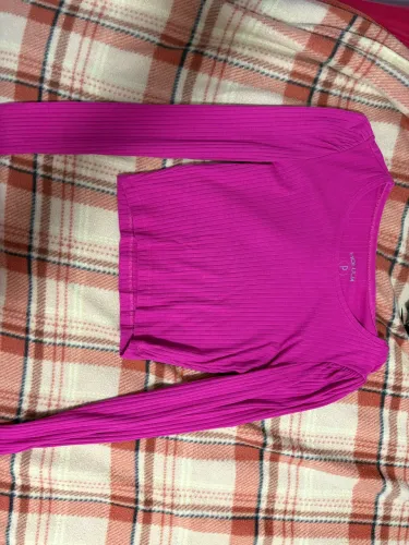 blusa rosa cropped manga longa