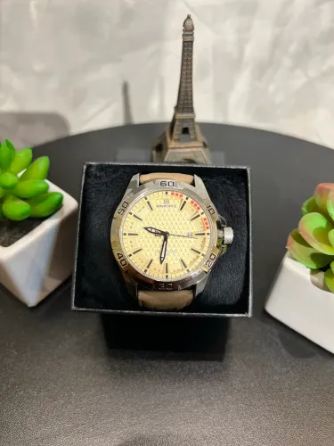 Relógio Masculino Naviforce Bege Pulseira de Couro com Calendário