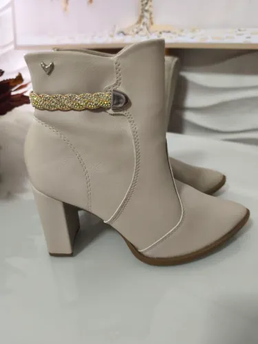 Bota perfeita nova, nunca usada