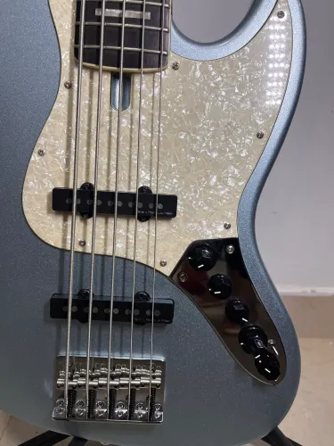 Baixo Sire V7 G2