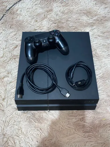 Vende-se Ps4 fat 500gb impecável