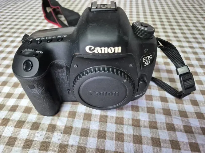Canon 5D Mark III + 24-105mm f/4L