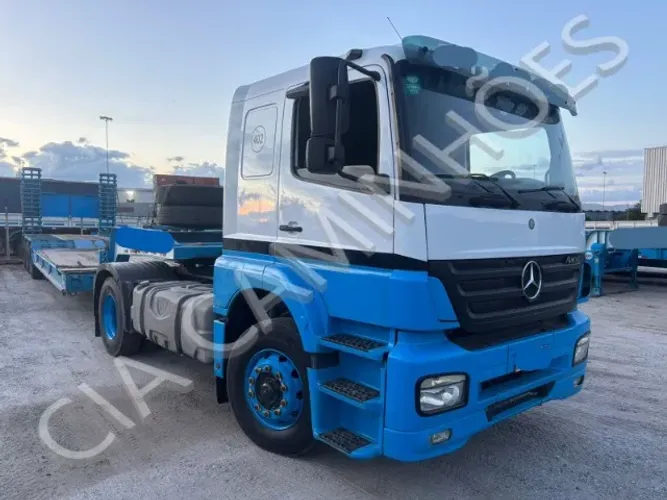 MB AXOR 1933 ANO 2012 4x2
