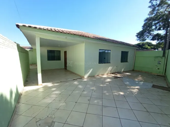 CASA 3 QUARTOS NA RUA RODOLFO CREMM, CJ JOÃO DE BARRO THAIS
