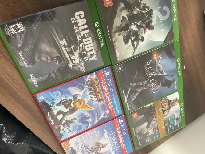 Jogos PlayStation e Xbox em excelente estado de conservação 