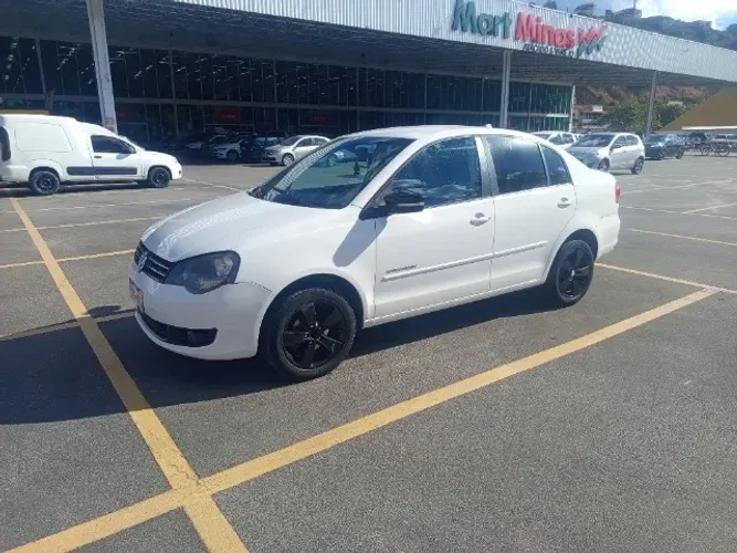 Volkswagen Polo Sed. Comfort. 1.6 MI Tot. Flex 8V 2014