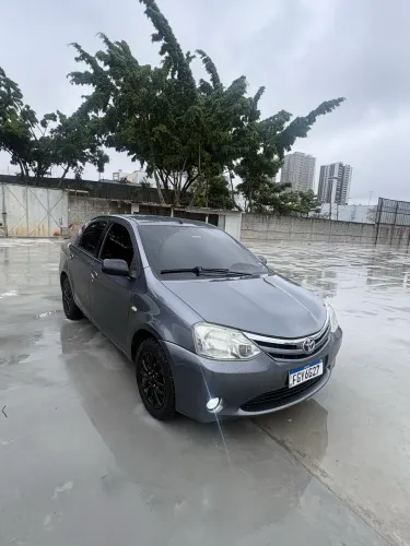 Toyota Etios XLS Sedan 1.5 Flex 16V 4P Mec. 2013