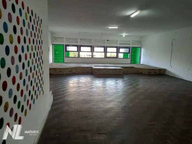 Prédio Comercial de 1.143,49m² com 14 salas