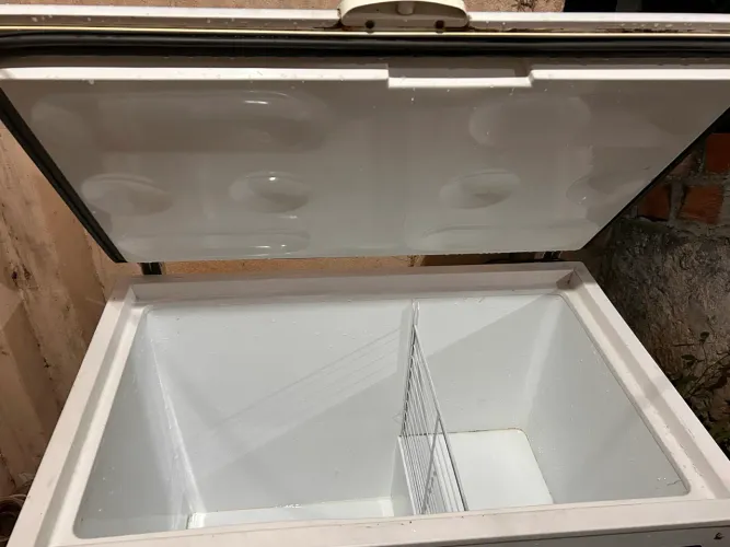 Vendo freezer 293 litros