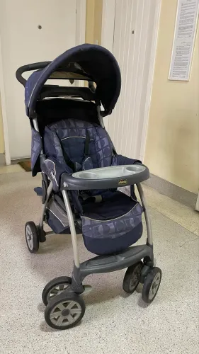 Carrinho de Bebê Chicco Original - Do nascimento até 15 kgs - Em bom estado.