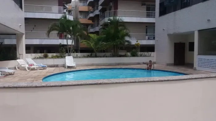 Cabo Frio - RJ, Braga vendo cobertura com 2 quartos e 2 vagas de garagem e área de lazer e