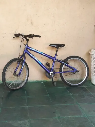 Vendo uma bicicleta, * whatsapp