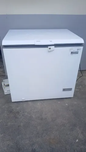 Freezer consul seminovo, usado muito pouco. Retirar no bairro serraria.