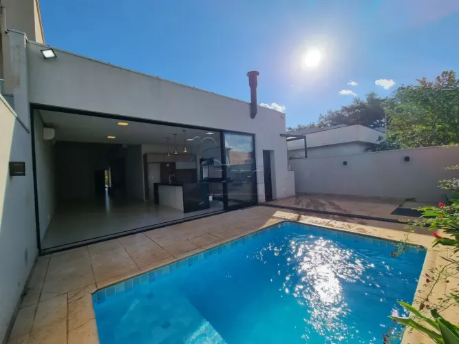 Casa térrea de 178m² com 03 quartos para locação e venda em condomínio - Jardim Vista Bell