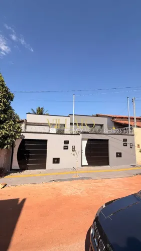 LINDA CASA DE 2/4 SENDO 1 SUITE- COM POSSIBILIDADE DE BAIXA ENTRADA!