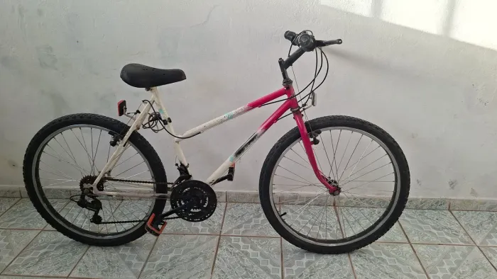 Bicicleta Aro 26 Femina Bicolor Branco e Rosa