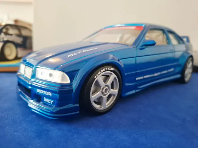 Miniatura BMW M3 E36 1:18 ( Plástico)