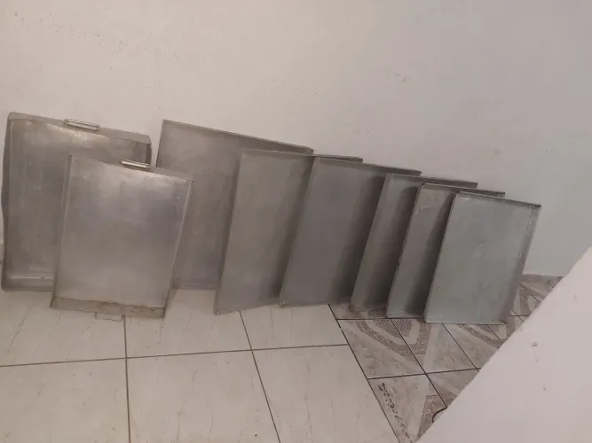 Vende-se formas de padaria