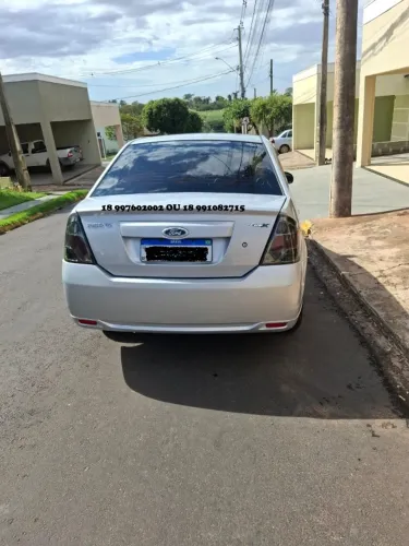 Ford Fiesta Sedan SE 1.6 8V Flex 4P 2014