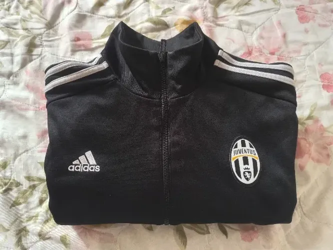 Raro casaco Juventus. Escudo antigo.