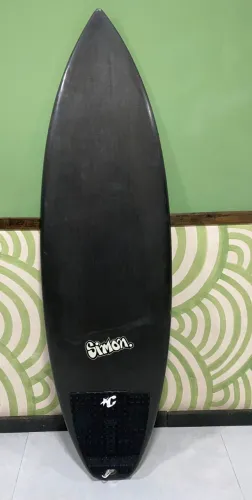 Prancha FullCarbon Simon "Pretinha" 5''6 26L