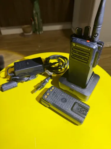 Rádio Comunicador Motorola DGP 5050e Profissional