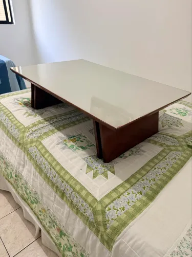 Mesa de centro - Tampo laqueado