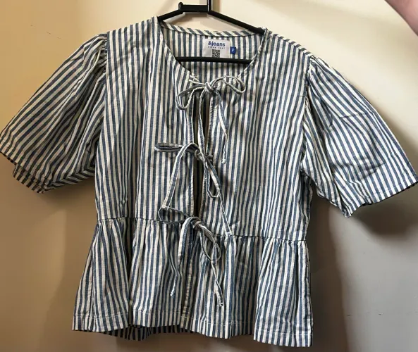 Blusa listrada azul e branca | Tam. P | C&A