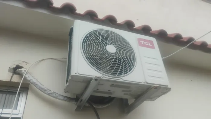 Vendo ar-condicionado split de 12000 BTUs funcionando perfeitamente